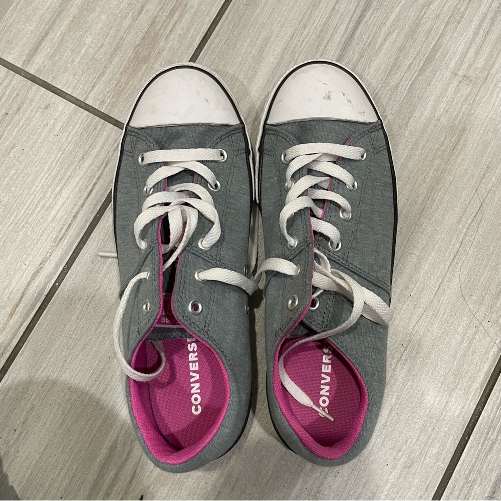 Converse Women size 8